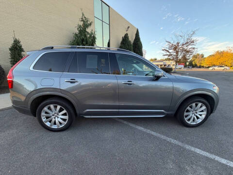 2016 Volvo XC90 T6 Momentum