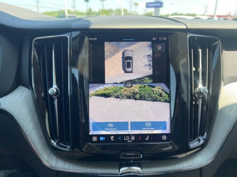 2025 Volvo XC60 T8 Plus Dark Theme