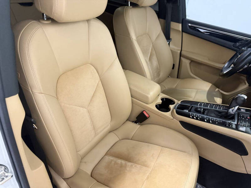 2017 Porsche Macan