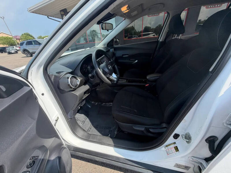 2022 Nissan Kicks SV