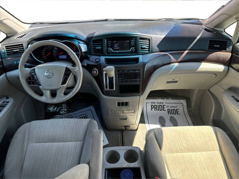 2017 Nissan Quest SV