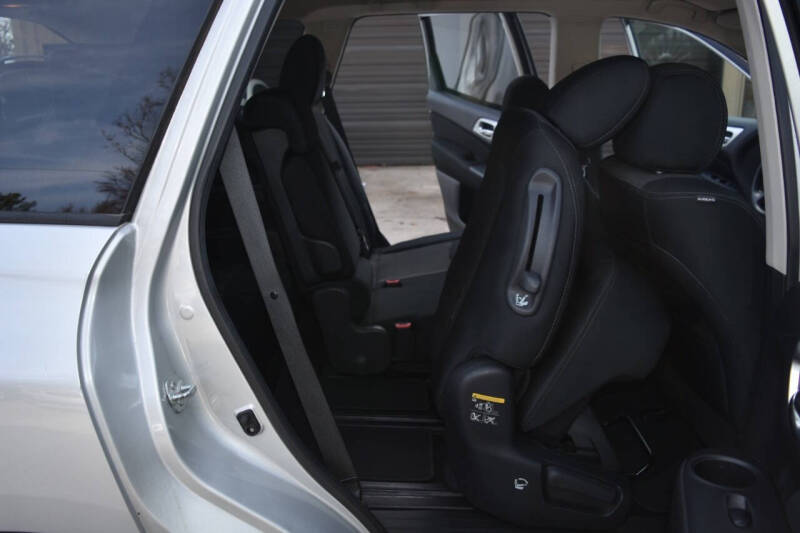 2017 Nissan Pathfinder S