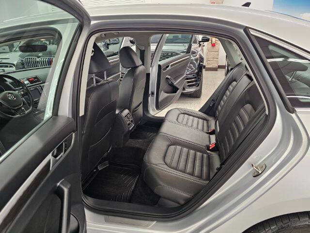 2016 Volkswagen Passat V6 SEL Premium