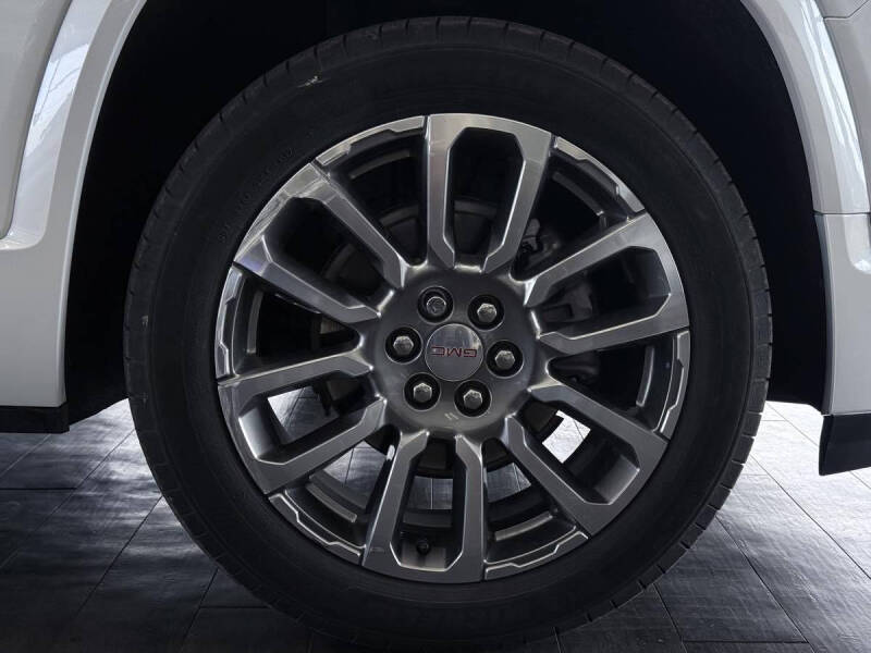2022 GMC Acadia Denali