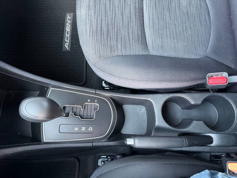 2017 Hyundai Accent SE