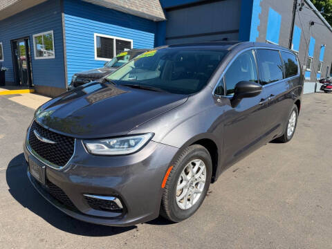 2023 Chrysler Pacifica Touring L