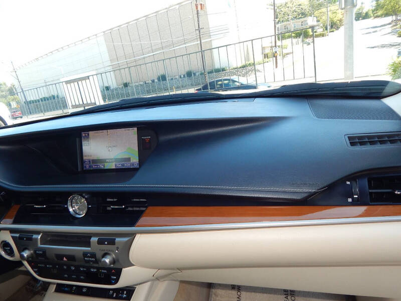 2013 Lexus ES 300h