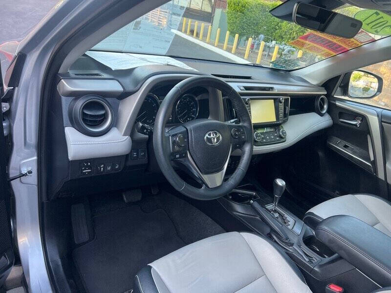 2017 Toyota RAV4 Platinum