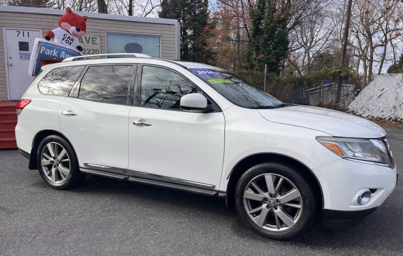 2014 Nissan Pathfinder for sale at PARK AVENUE AUTOS in Collingswood NJ