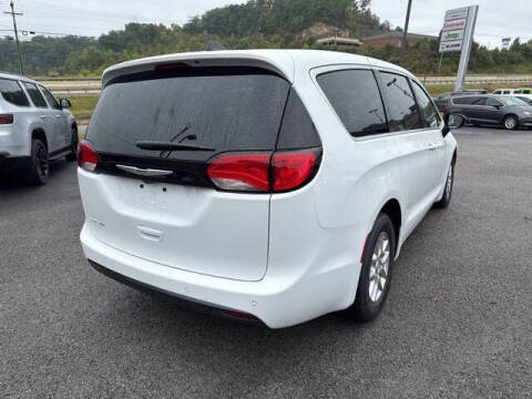 2026 Chrysler Voyager LX