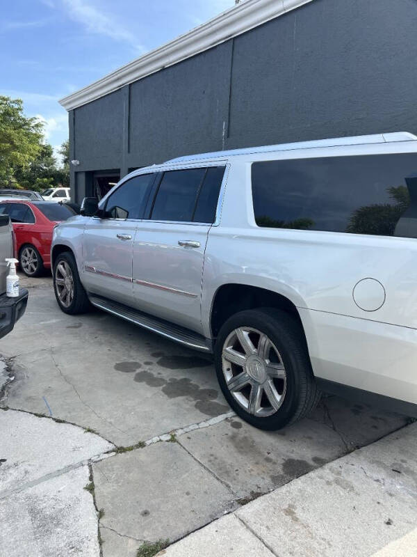 2017 Cadillac Escalade ESV Luxury