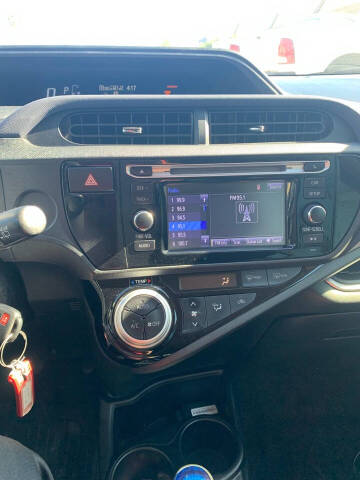 2016 Toyota Prius c Two