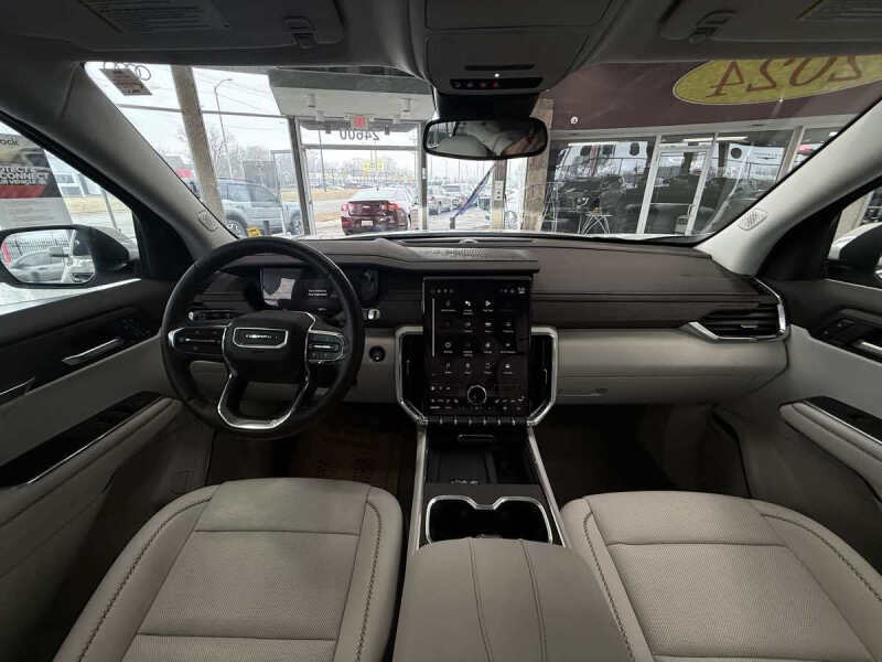 2024 GMC Acadia Denali