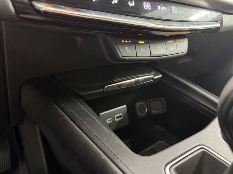 2024 Cadillac XT4 Luxury