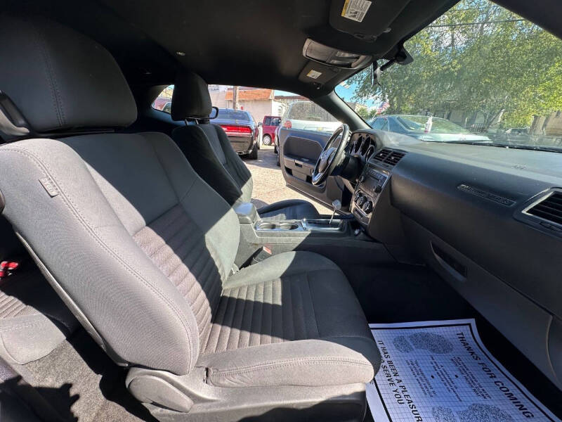 2012 Dodge Challenger SXT