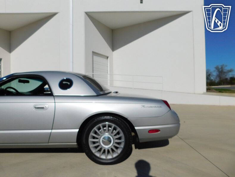 2004 Ford Thunderbird Deluxe