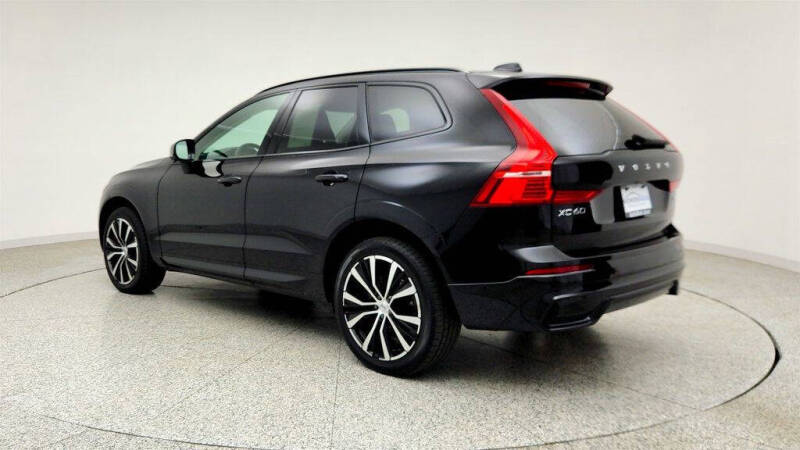 2023 Volvo XC60 B5 Plus Dark Theme