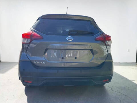 2020 Nissan Kicks S