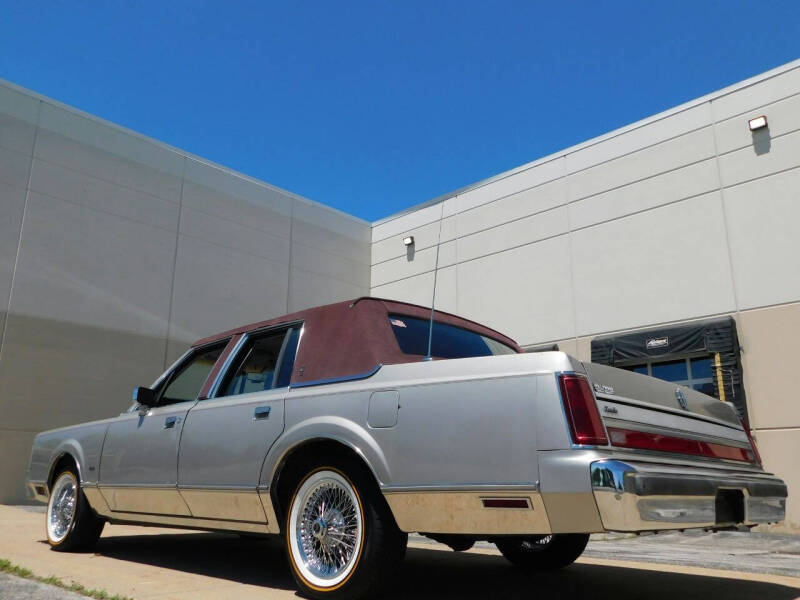 1988 Lincoln Town Car Signature