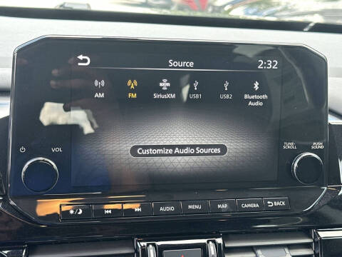 2025 Nissan Pathfinder SL