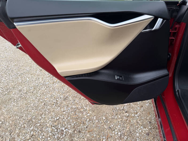 2016 Tesla Model S P90D