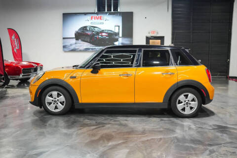 2016 MINI Hardtop 4 Door Cooper