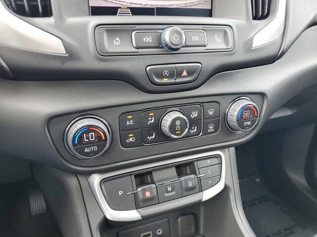 2022 GMC Terrain SLE