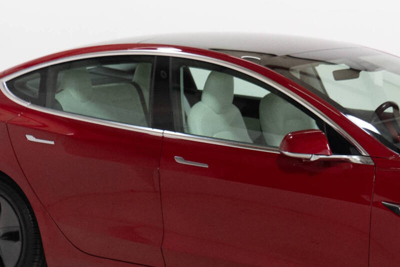 2019 Tesla Model 3 Base photo 11