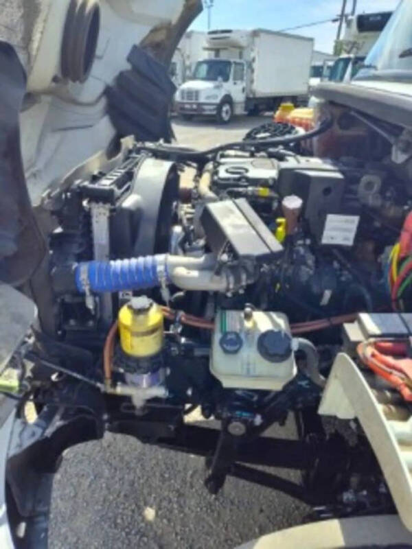 2021 Freightliner M2 106
