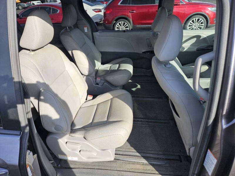 2015 Toyota Sienna XLE 7-Passenger