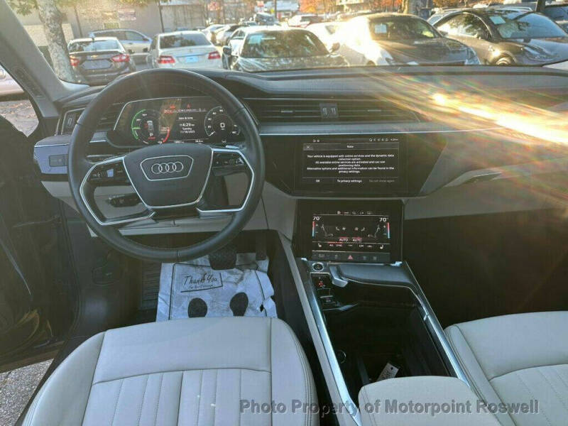 2024 Audi Q8 e-tron quattro Premium