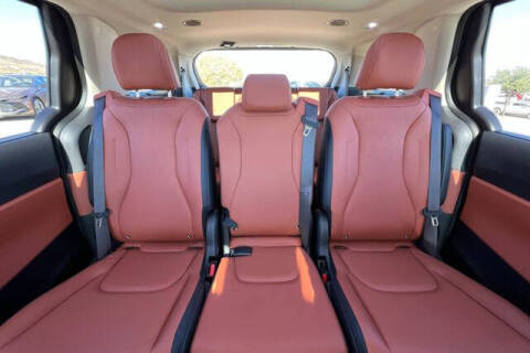 2025 Kia Carnival SX