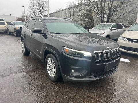 2019 Jeep Cherokee for sale at ROADSTAR MOTORS in Liberty Township OH