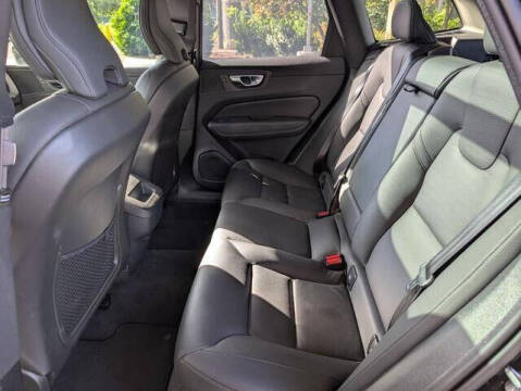 2025 Volvo XC60 B5 Plus Dark Theme