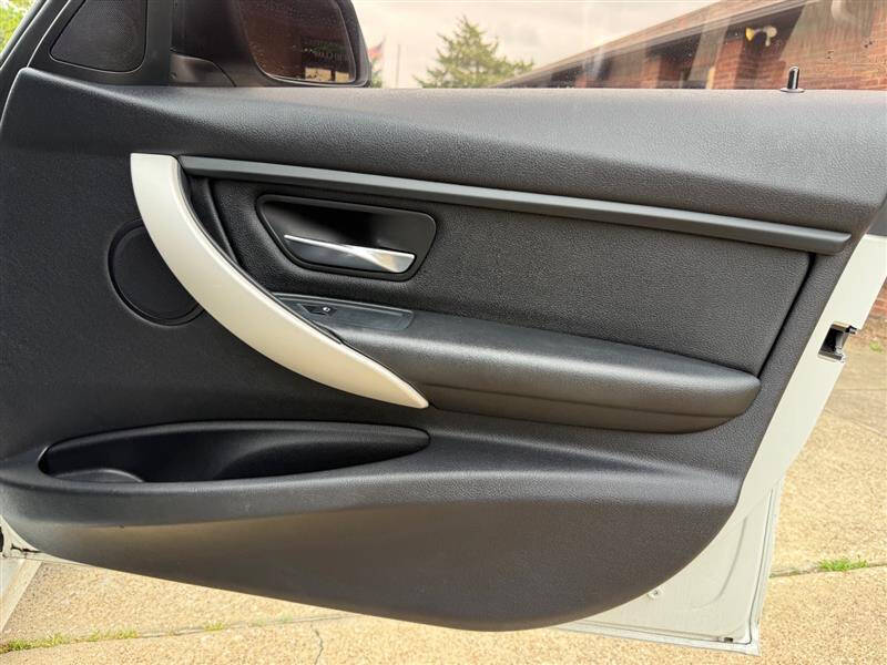 2015 BMW 3 Series 320i