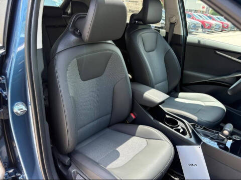 2025 Kia Niro EX Touring