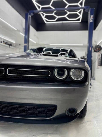 2015 Dodge Challenger SXT