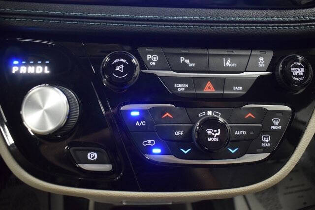 2017 Chrysler Pacifica Hybrid Platinum