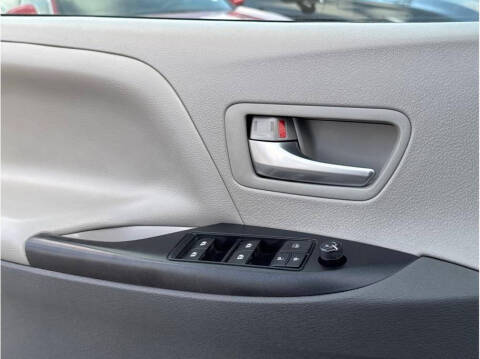 2016 Toyota Sienna