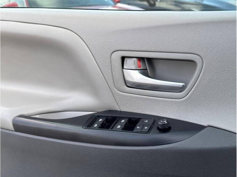 2016 Toyota Sienna