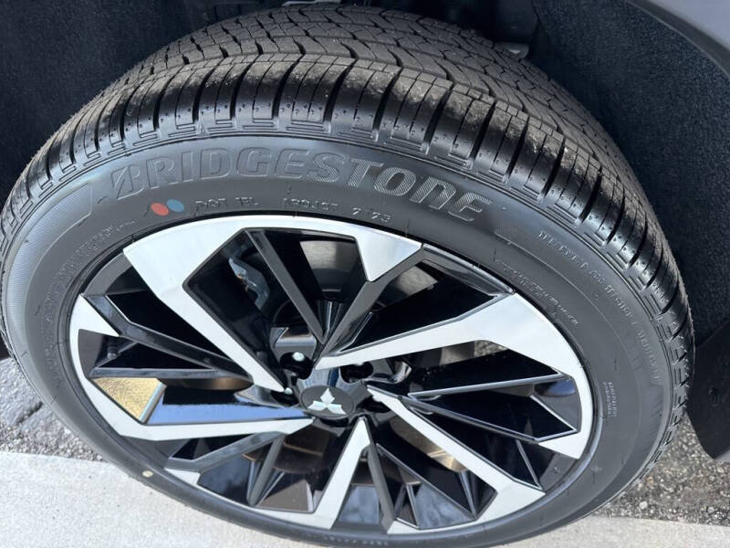 2025 Mitsubishi Outlander PHEV SE