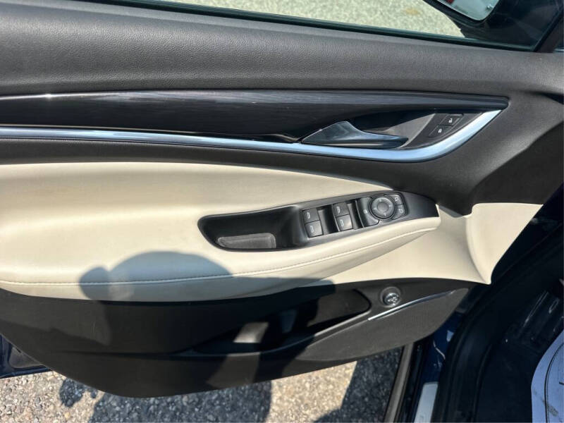 2022 Buick Enclave Essence