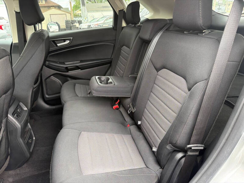 2021 Ford Edge SE