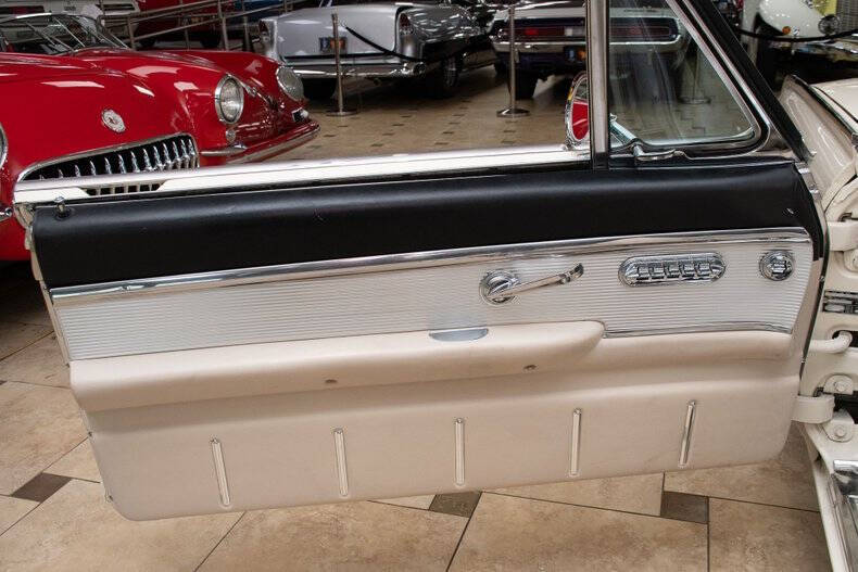 1962 Ford Thunderbird