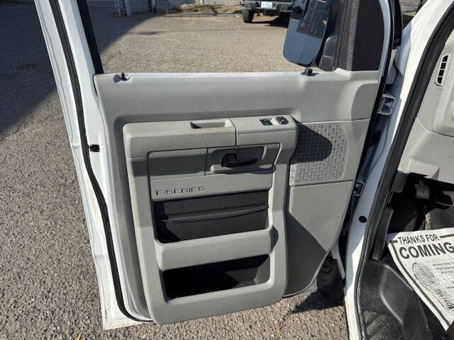 2013 Ford E-Series E-350 SD