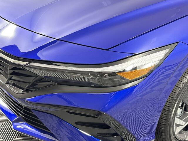 2025 Hyundai Elantra Hybrid Limited