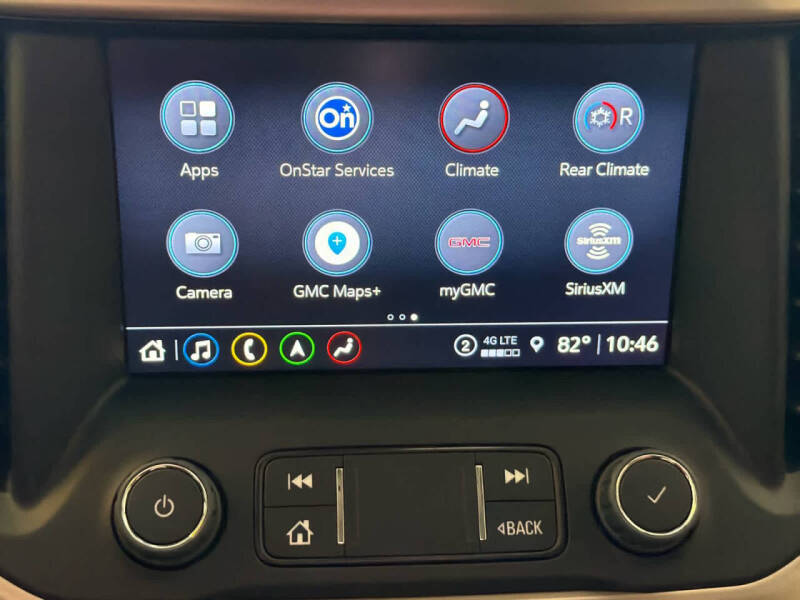 2023 GMC Acadia Denali