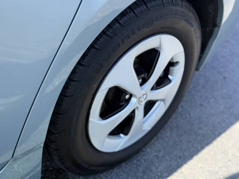 2014 Toyota Prius Three