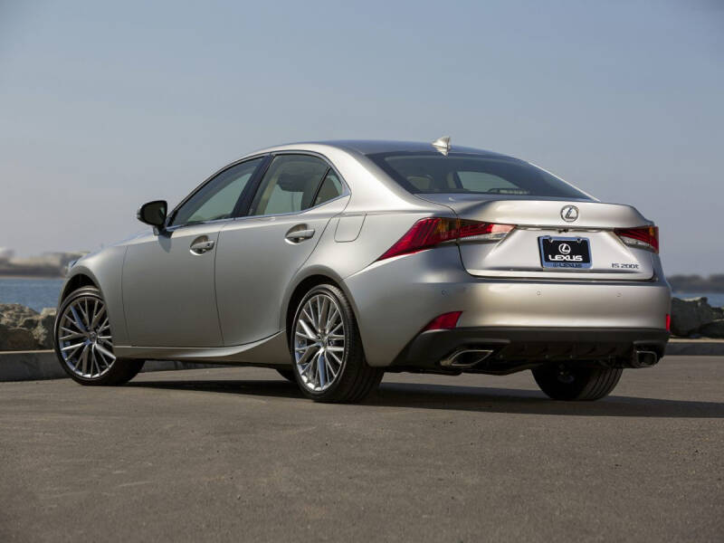 2017 Lexus IS 200t