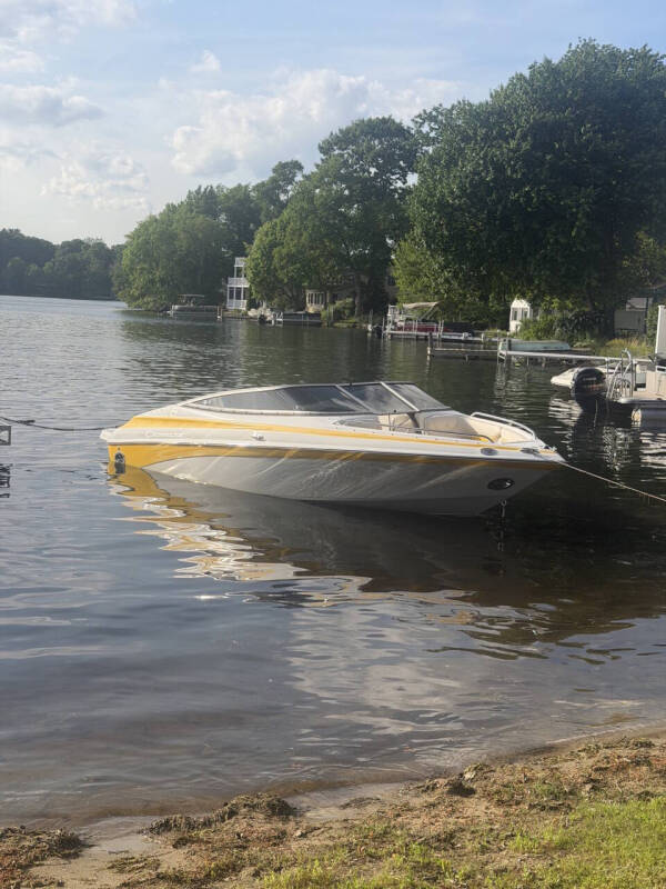 2004 Crownline Bowrider